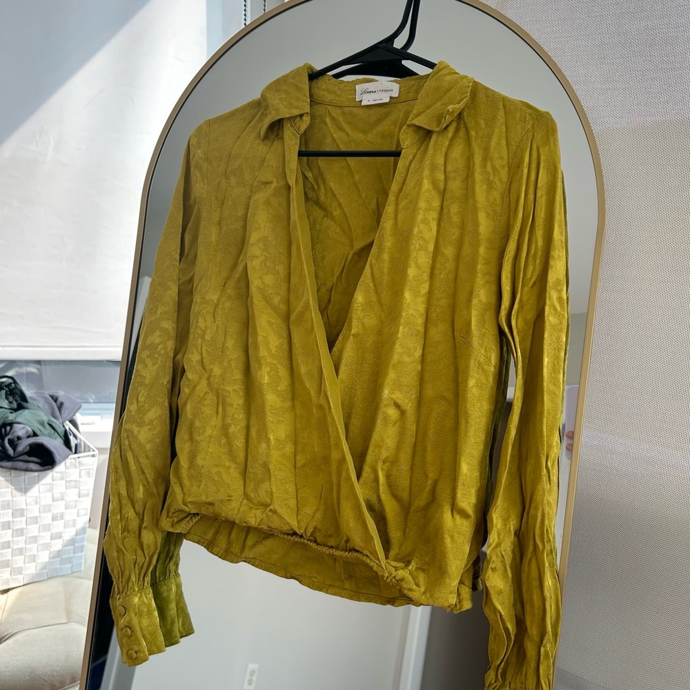 Lover + Friends Chartreuse Top!